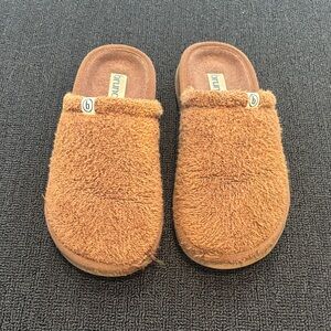 Brunch essential Terry slippers brow size 6 men’s, women’s 7